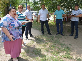 Дмитрий Кудинов обсудил со старшими по домам вопросы благоустройства территории